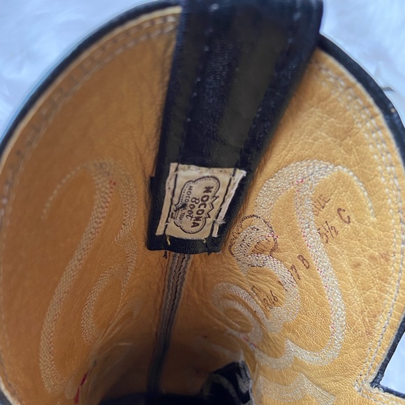 VINTAGE NOCONA RED SNAKESKIN COWBOY BOOTS - Picture 7 of 16